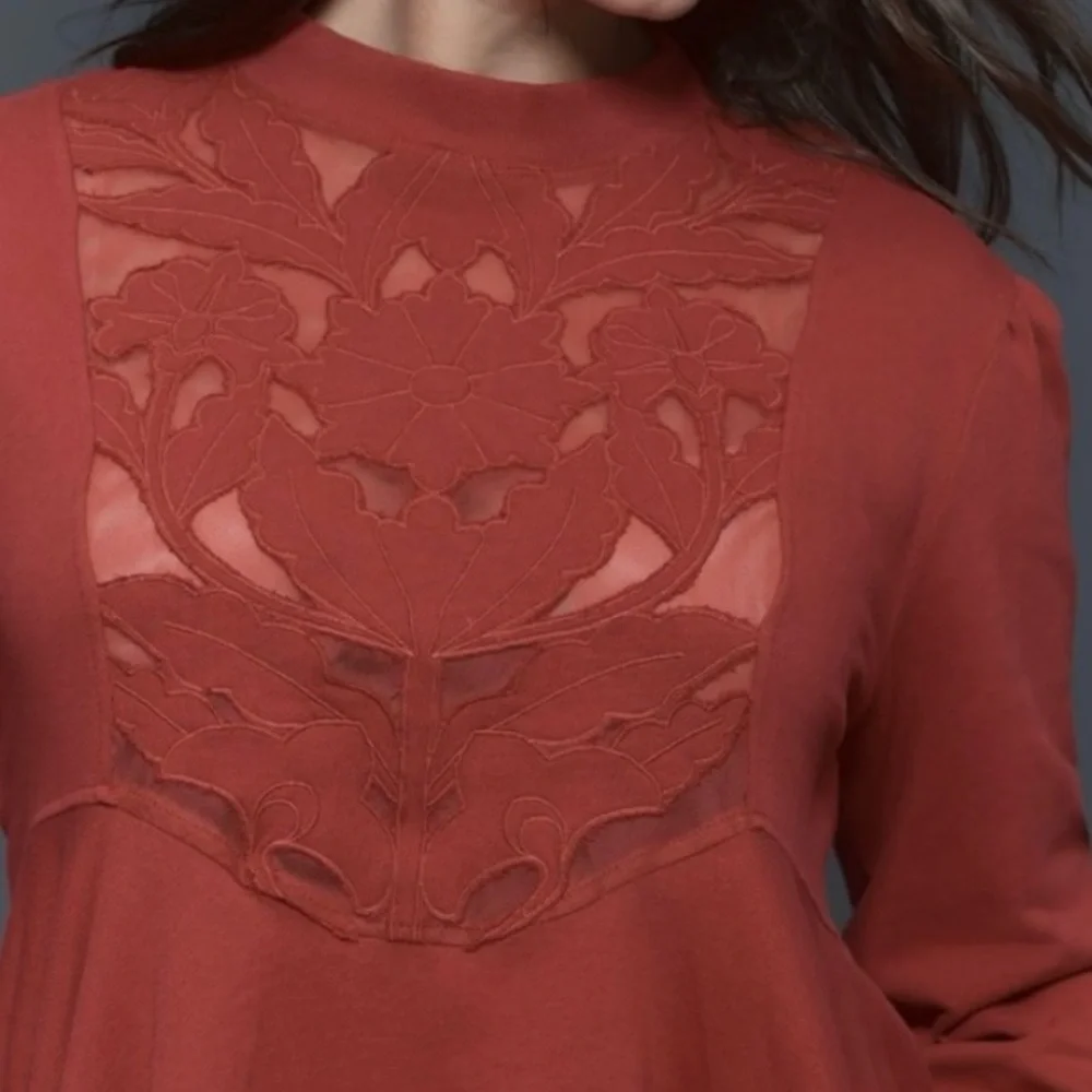 🟠🟠NWT ANTHROPOLOGIE Cutwork Swing Top in Wine